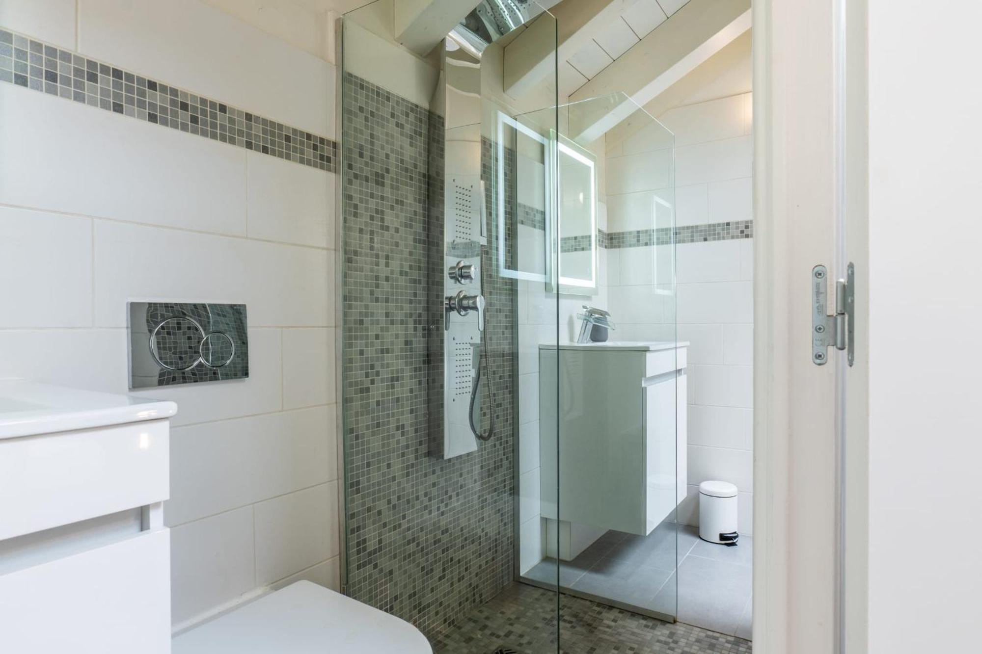 Apartamento Spacious Duplex In The Heart Of Cannes